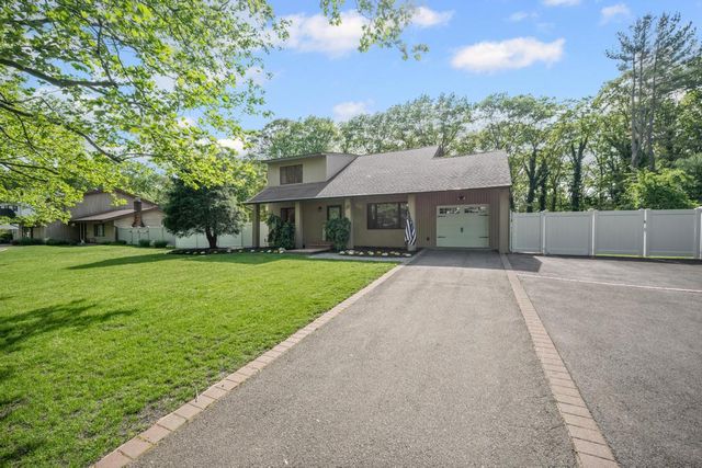 15 Patricia Lane, South Setauket, NY 11720