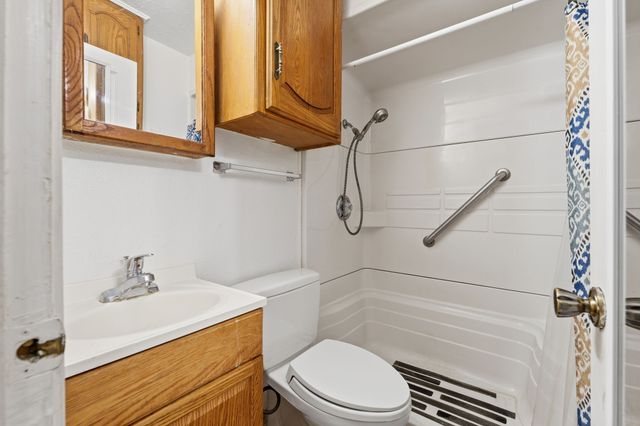 1911 Pembroke Street, Irving, TX 75060