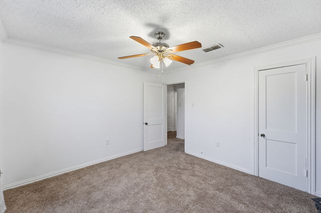 1911 Pembroke Street, Irving, TX 75060