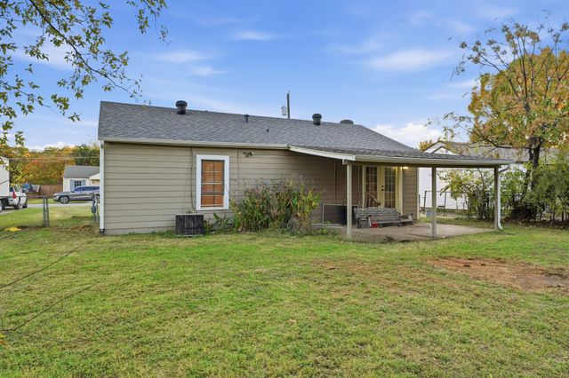 1911 Pembroke Street, Irving, TX 75060