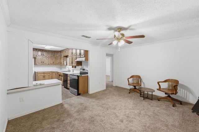 1911 Pembroke Street, Irving, TX 75060