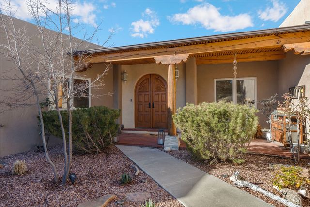 3005 Governor Lindsey Road, Santa Fe, NM 87505
