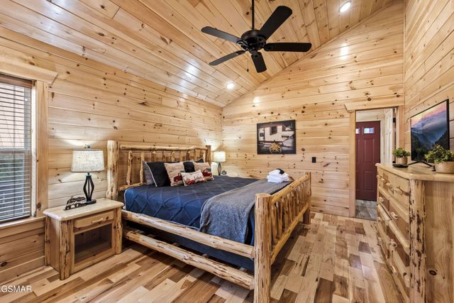 244 Forrest Loop Way, Gatlinburg, TN 37738