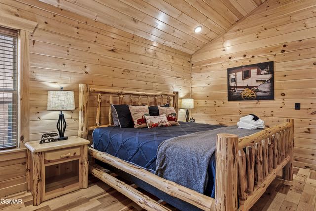 244 Forrest Loop Way, Gatlinburg, TN 37738