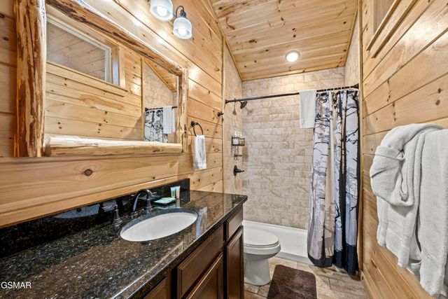 244 Forrest Loop Way, Gatlinburg, TN 37738