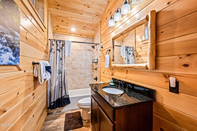 244 Forrest Loop Way, Gatlinburg, TN 37738