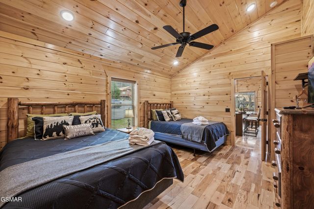 244 Forrest Loop Way, Gatlinburg, TN 37738