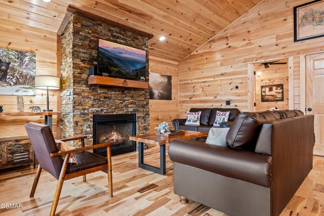 244 Forrest Loop Way, Gatlinburg, TN 37738
