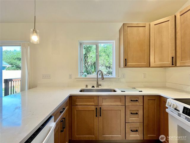 382 S Wynoochee Drive SW, Ocean Shores, WA 98569