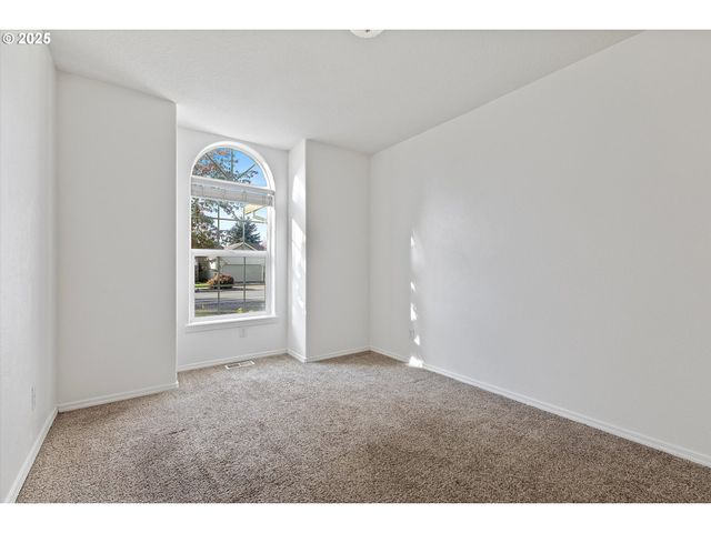 2708 N MAIN St, Newberg, OR 97132