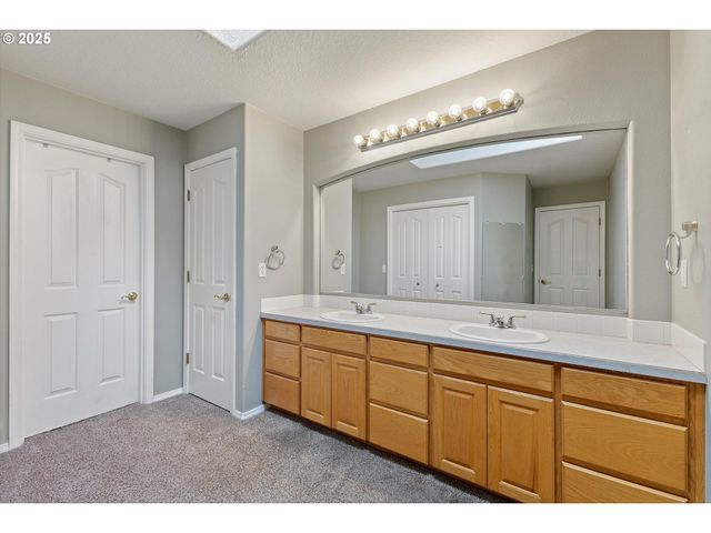 2708 N MAIN St, Newberg, OR 97132