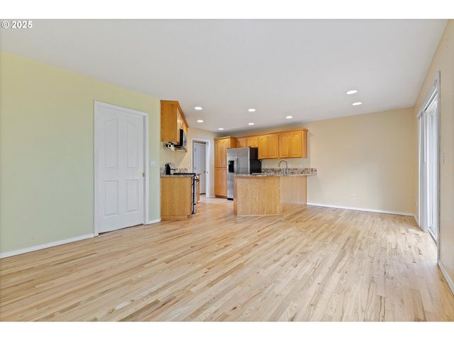 2708 N MAIN St, Newberg, OR 97132