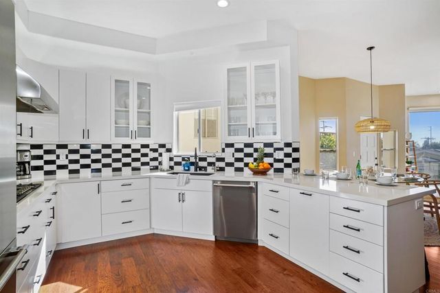 2475 Manchester Avenue, Cardiff By The Sea, CA 92007