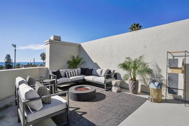 2475 Manchester Avenue, Cardiff By The Sea, CA 92007