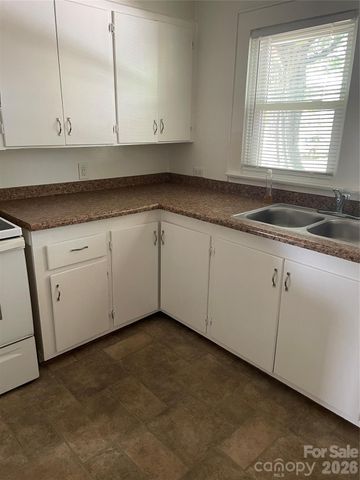 2040 Kannapolis Highway, Kannapolis, NC 28031