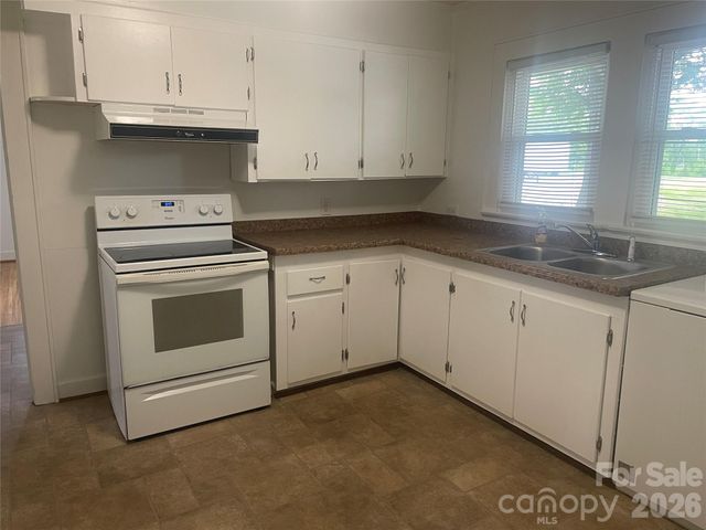 2040 Kannapolis Highway, Kannapolis, NC 28031