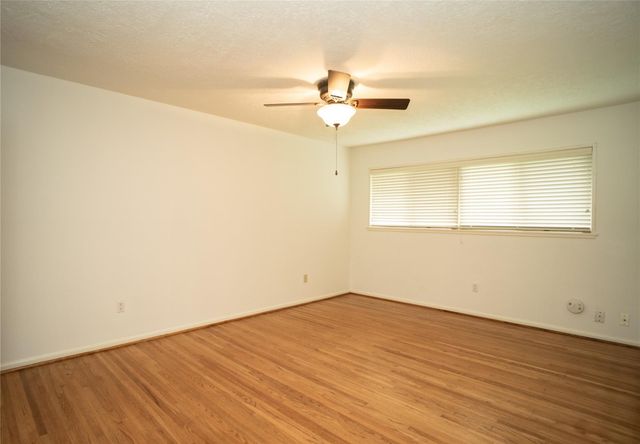 4522 Briarbend Drive, Houston, TX 77035