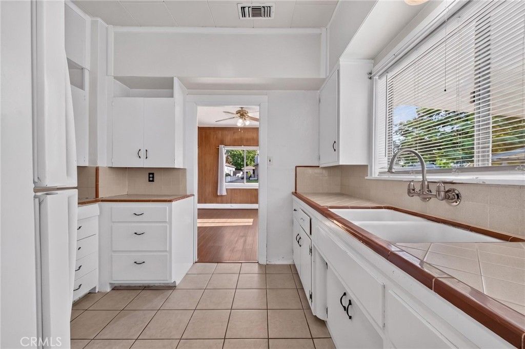 Image 17 of property listing at 4637 Sierra Street, Riverside, CA 92504
