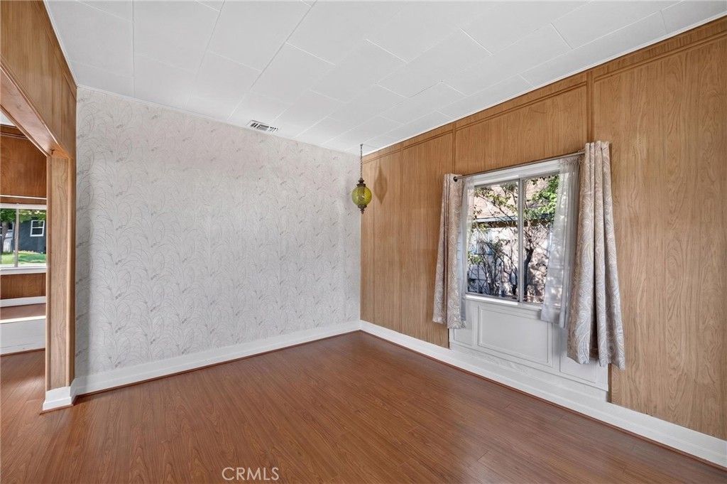 Image 6 of property listing at 4637 Sierra Street, Riverside, CA 92504