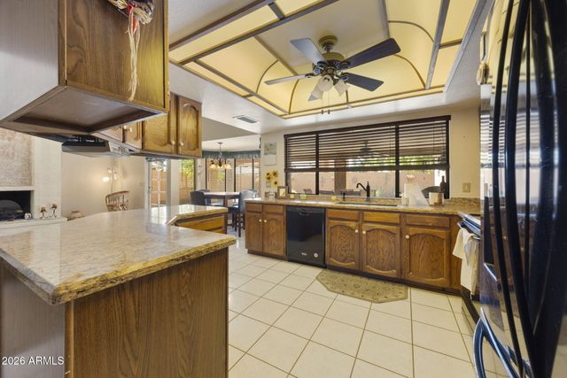 1913 E LA VIEVE Lane, Tempe, AZ 85284