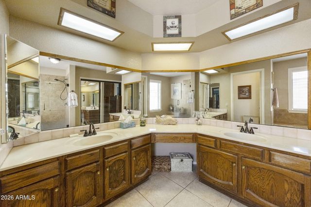 1913 E LA VIEVE Lane, Tempe, AZ 85284