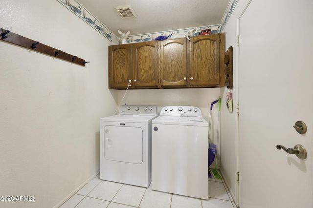 1913 E LA VIEVE Lane, Tempe, AZ 85284