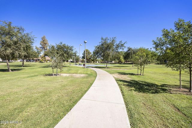 1913 E LA VIEVE Lane, Tempe, AZ 85284