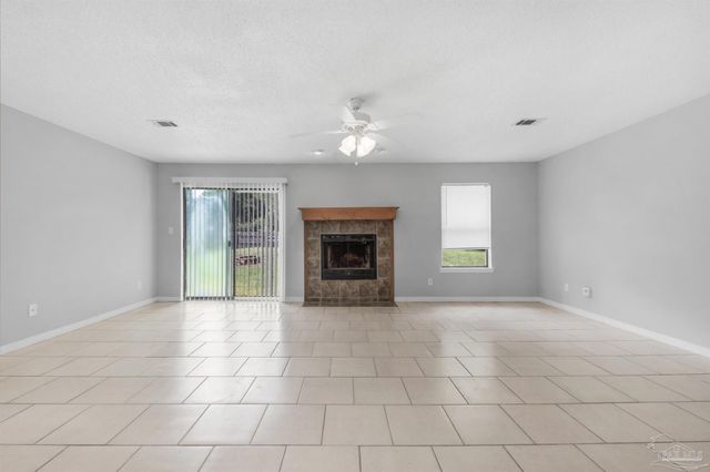 3868 Mariners Dr, Gulf Breeze, FL 32563