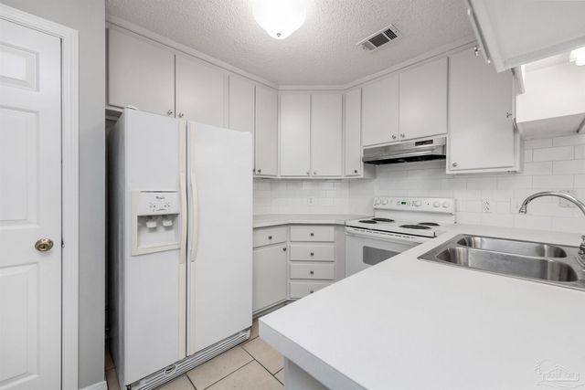 3868 Mariners Dr, Gulf Breeze, FL 32563