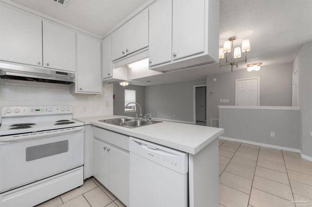 3868 Mariners Dr, Gulf Breeze, FL 32563