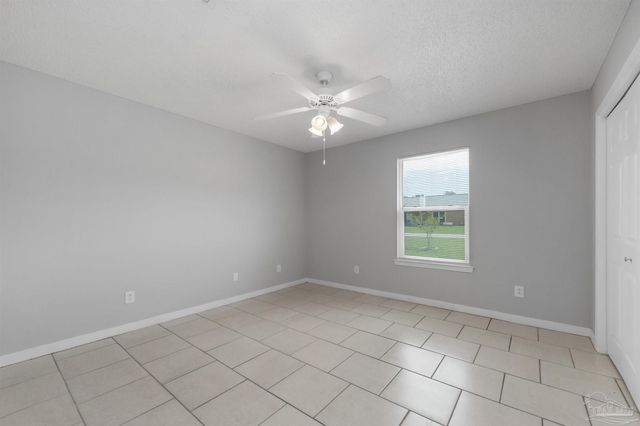3868 Mariners Dr, Gulf Breeze, FL 32563