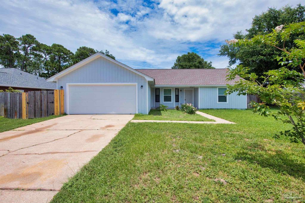 3868 Mariners Dr, Gulf Breeze, FL 32563