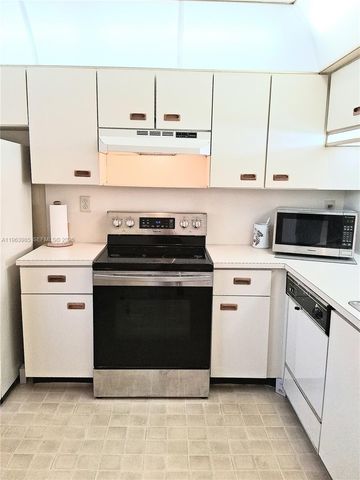 10456 NW 24th Pl 206, Sunrise, FL 33322