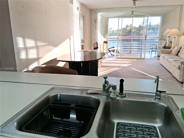 10456 NW 24th Pl 206, Sunrise, FL 33322