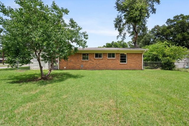 2040 Bowie Drive, Corsicana, TX 75110