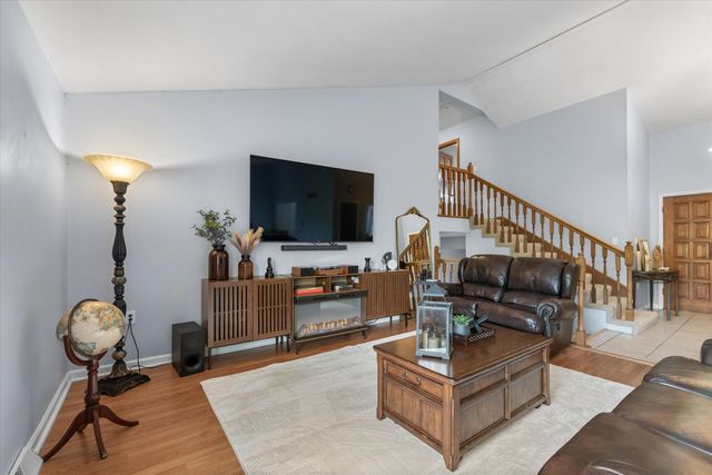 1401 RIDGEMONT CT, Columbia, MO 65203