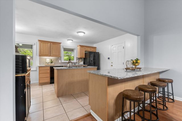 1401 RIDGEMONT CT, Columbia, MO 65203