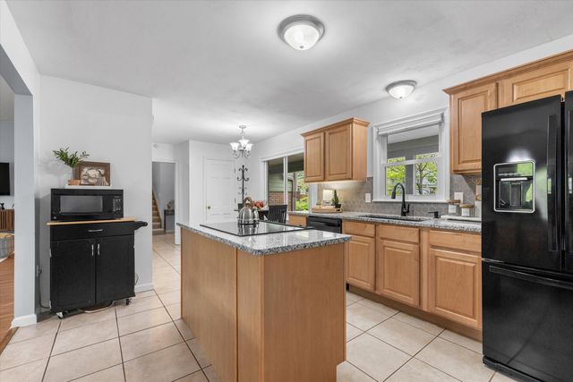 1401 RIDGEMONT CT, Columbia, MO 65203