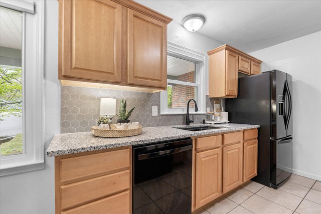 1401 RIDGEMONT CT, Columbia, MO 65203