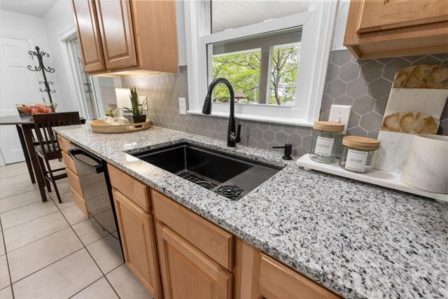 1401 RIDGEMONT CT, Columbia, MO 65203
