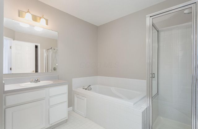 2625 Rustling Oak Boulevard, Hilliard, OH 43026