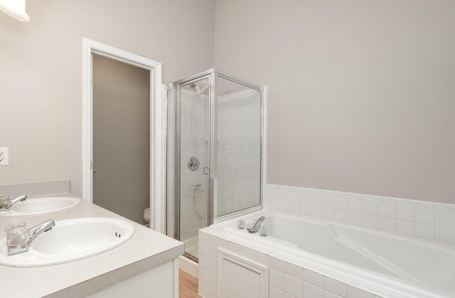 2625 Rustling Oak Boulevard, Hilliard, OH 43026