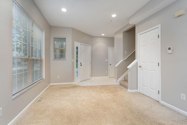 2625 Rustling Oak Boulevard, Hilliard, OH 43026