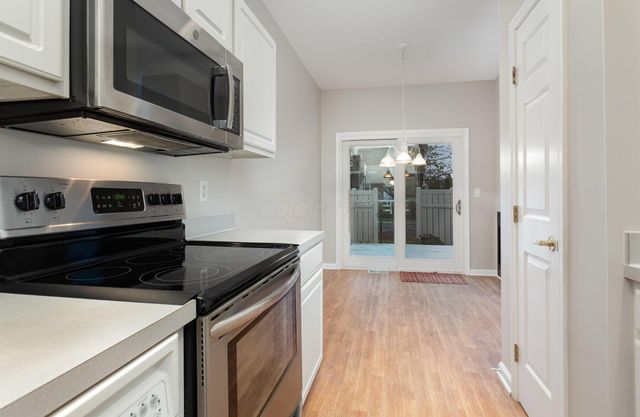 2625 Rustling Oak Boulevard, Hilliard, OH 43026