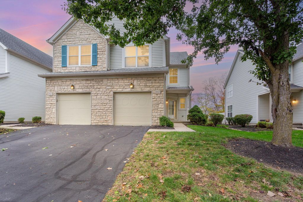 2625 Rustling Oak Boulevard, Hilliard, OH 43026