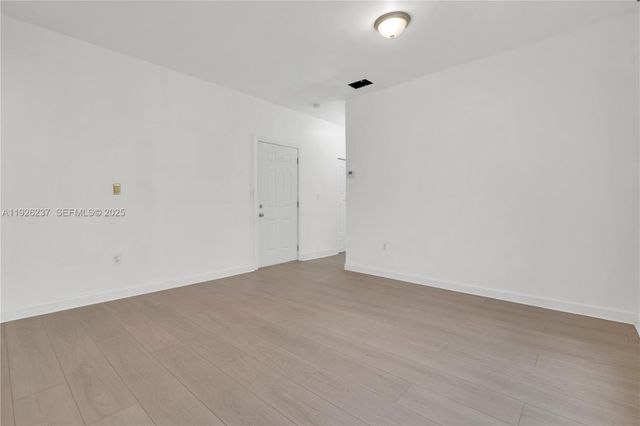 963 SW 6th St 2, Miami, FL 33130