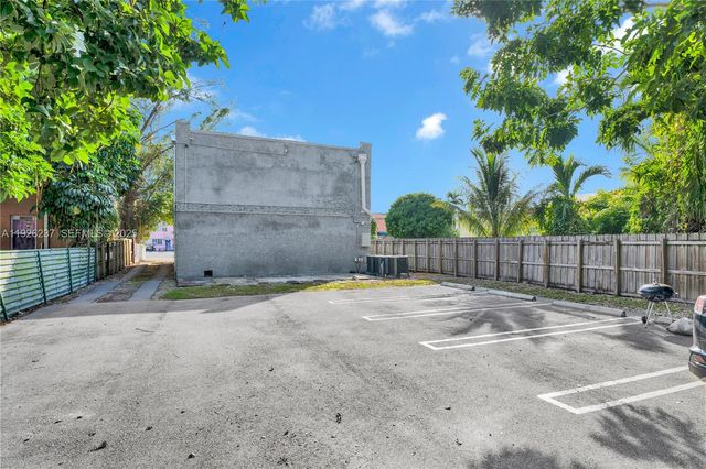 963 SW 6th St 2, Miami, FL 33130