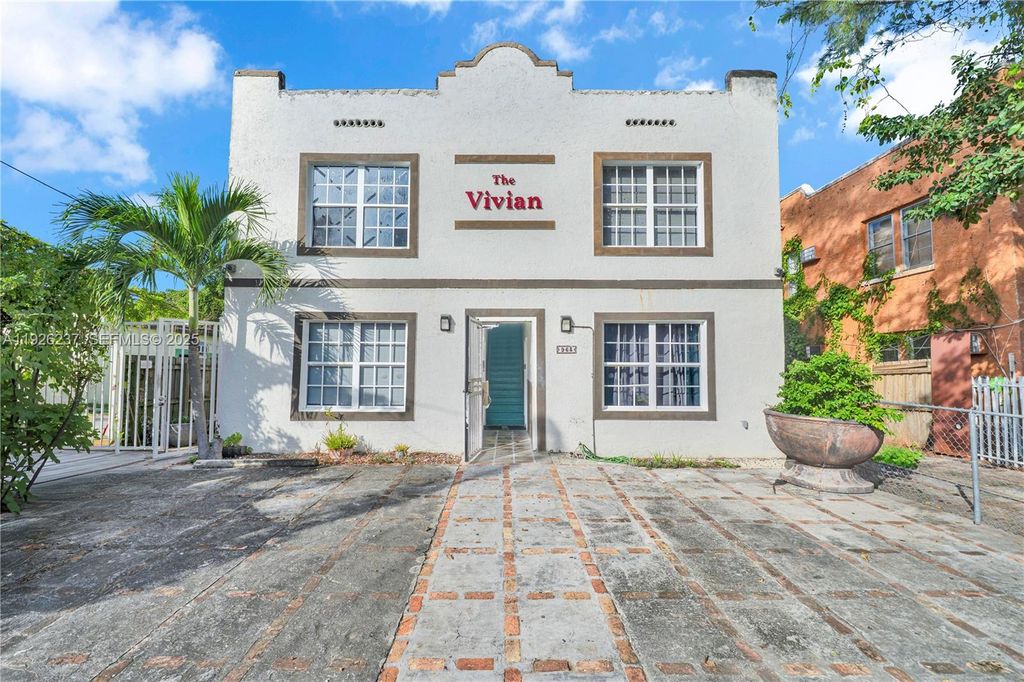 963 SW 6th St 2, Miami, FL 33130