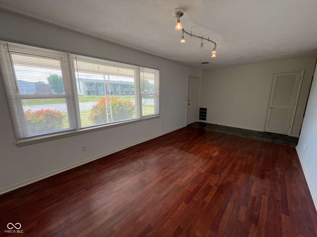 4406 S Madison Avenue, Anderson, IN 46013