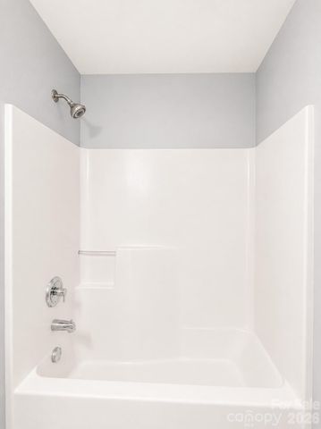 9815 Treeside Lane, Matthews, NC 28105